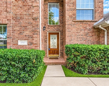 1307 S Teal Estates Circle - Photo Thumbnail 1