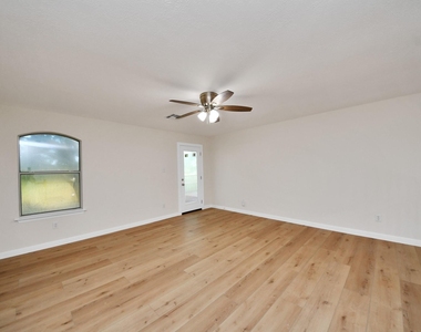 11927 Canyon Mills Drive - Photo Thumbnail 14