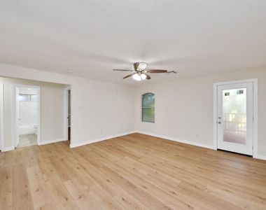 11927 Canyon Mills Drive - Photo Thumbnail 16