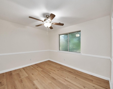 11927 Canyon Mills Drive - Photo Thumbnail 18