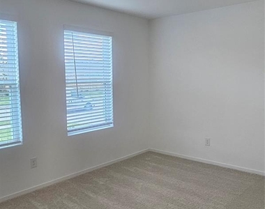 18306 Daisy Bluff Street - Photo Thumbnail 4
