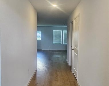 18306 Daisy Bluff Street - Photo Thumbnail 3