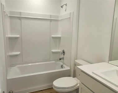 18306 Daisy Bluff Street - Photo Thumbnail 7