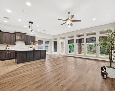 10710 Inverclyde Drive - Photo Thumbnail 8