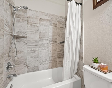10710 Inverclyde Drive - Photo Thumbnail 32