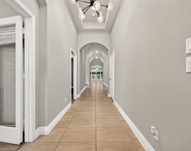 10710 Inverclyde Drive - Photo Thumbnail 3