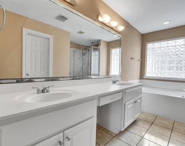 4319 Lillian Street - Photo Thumbnail 27