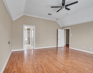 4319 Lillian Street - Photo Thumbnail 25
