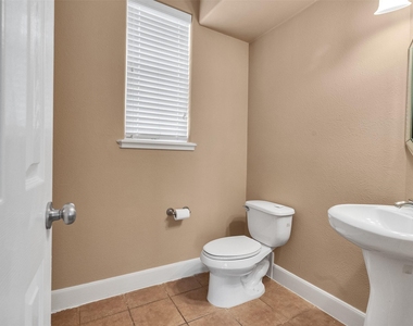 4319 Lillian Street - Photo Thumbnail 7