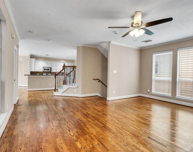 4319 Lillian Street - Photo Thumbnail 9