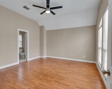 4319 Lillian Street - Photo Thumbnail 20