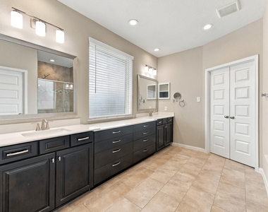 3208 Craftsman Place - Photo Thumbnail 14
