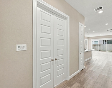 3208 Craftsman Place - Photo Thumbnail 2