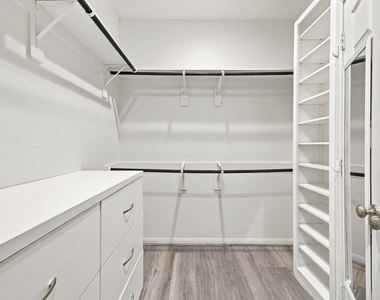 3208 Craftsman Place - Photo Thumbnail 16