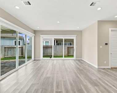 3208 Craftsman Place - Photo Thumbnail 4