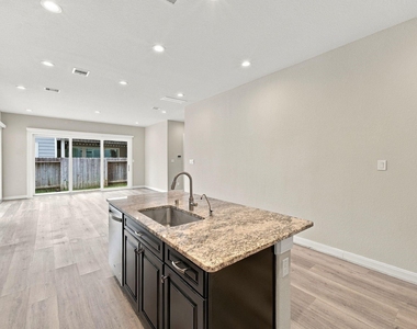 3208 Craftsman Place - Photo Thumbnail 7