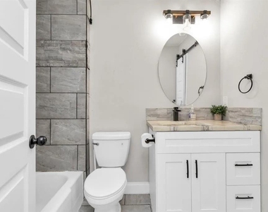 5658 Ludington Drive - Photo Thumbnail 12