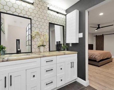 5658 Ludington Drive - Photo Thumbnail 17