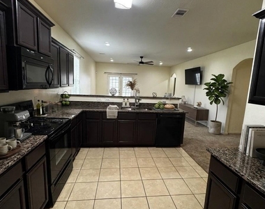 5115 Harbor Palm Drive - Photo Thumbnail 15
