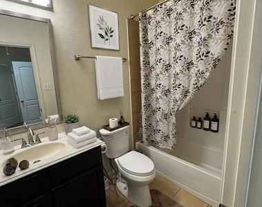 5115 Harbor Palm Drive - Photo Thumbnail 7