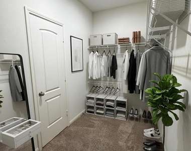 5115 Harbor Palm Drive - Photo Thumbnail 17