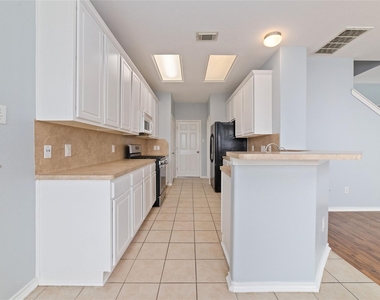 8734 Rainglen Lane - Photo Thumbnail 11