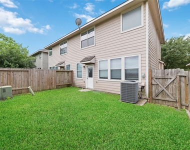 8734 Rainglen Lane - Photo Thumbnail 26