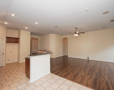 2725 Hidden Landing Drive - Photo Thumbnail 18