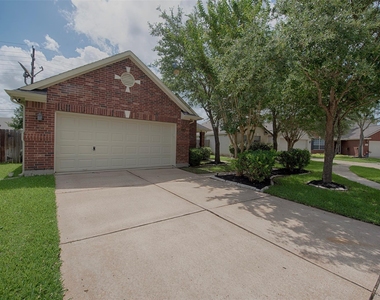 2725 Hidden Landing Drive - Photo Thumbnail 2