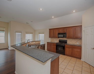 2725 Hidden Landing Drive - Photo Thumbnail 11
