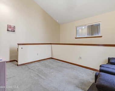 165 Riverside Drive - Photo Thumbnail 15