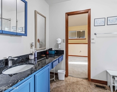 165 Riverside Drive - Photo Thumbnail 20