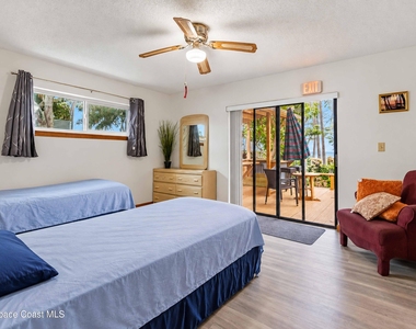 165 Riverside Drive - Photo Thumbnail 12