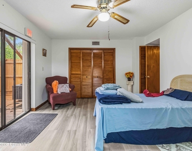165 Riverside Drive - Photo Thumbnail 13