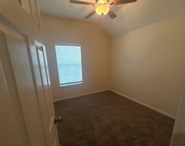 4006 Hawthorne Arbor - Photo Thumbnail 8