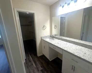 4006 Hawthorne Arbor - Photo Thumbnail 9