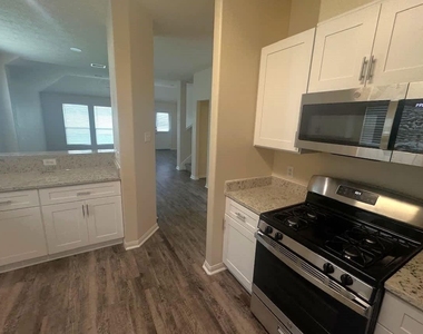 4006 Hawthorne Arbor - Photo Thumbnail 2