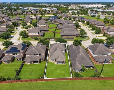 17115 Verde Park Lane - Photo Thumbnail 12