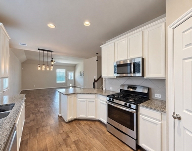 17115 Verde Park Lane - Photo Thumbnail 4