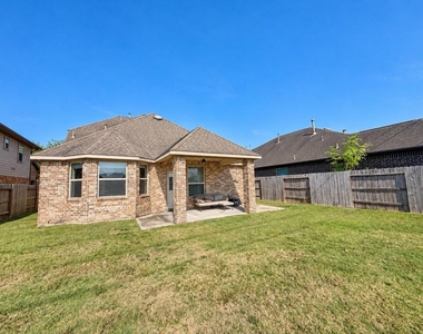 17115 Verde Park Lane - Photo Thumbnail 11