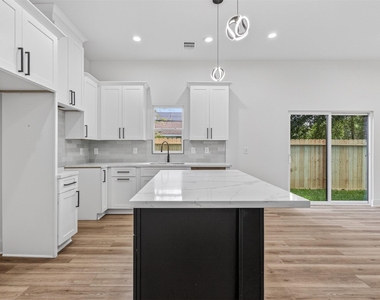 6801 Apollo Street - Photo Thumbnail 8