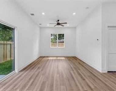 6801 Apollo Street - Photo Thumbnail 4