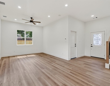 6801 Apollo Street - Photo Thumbnail 7