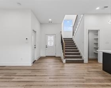 6801 Apollo Street - Photo Thumbnail 3