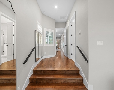 816 E 38th St - Photo Thumbnail 19