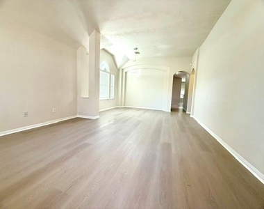 11126 Riverbank Ridge Lane - Photo Thumbnail 4