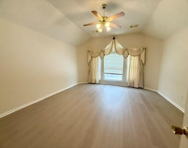 11126 Riverbank Ridge Lane - Photo Thumbnail 7
