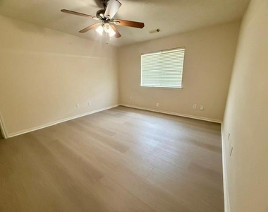 11126 Riverbank Ridge Lane - Photo Thumbnail 10
