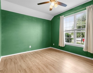 2327 Cherrington Woods Lane - Photo Thumbnail 14