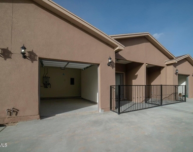 1060 Hoppas Street - Photo Thumbnail 29